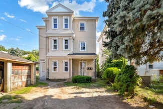 73 Weetamoe St, Fall River, MA 02720