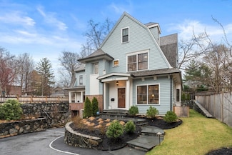 149 Babcock St Unit 149, Brookline, MA 02446