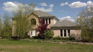 21 Brittany Dr, Oakwood Hills, IL 60013