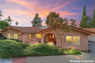 8610 Delmonico Ave, Canoga Park, CA 91304