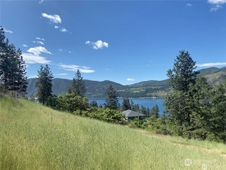 2524 Lakeshore Dr, Manson, WA 98831