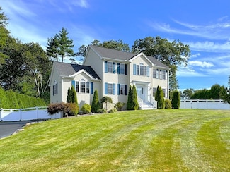 9 Noble St, Dudley, MA 01571