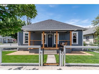 934 SE Fullerton St, Roseburg, OR 97470
