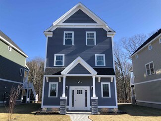 36 Landmark Hill Ln Unit 4, Kittery, ME 03904