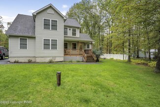 107 Friendship Dr, Hawley, PA 18428