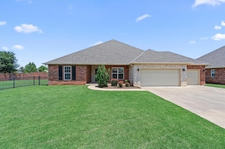 641 Geneva Dr, Edmond, OK 73025