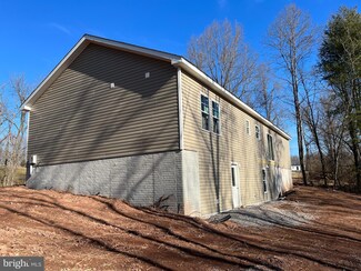 172 Twin Mountain View Rd, Berkeley Springs, WV 25411
