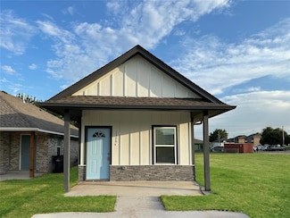 1326 SW New York Ave, Lawton, OK 73501