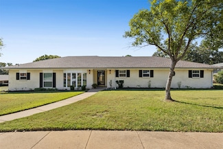 1610 Newsom Ct, Pantego, TX 76013