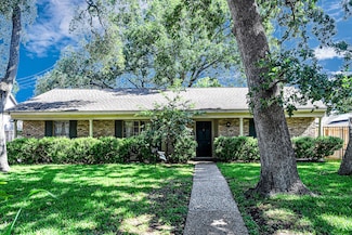12726 Pebblebrook Dr, Houston, TX 77024