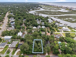 106 SW 24th St, Oak Island, NC 28465