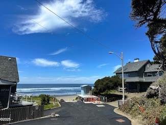 3700 Blk Sw Anchor Ct, Lincoln City, OR 97367