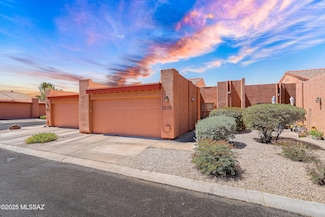 8614 E Pembrook Dr, Tucson, AZ 85715
