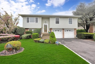 2228 Stacey Ct, North Bellmore, NY 11710