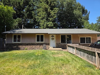 132 N Junction Ave, Cave Junction, OR 97523