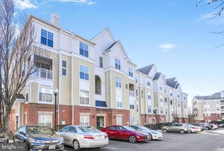 2107 Highcourt Ln Unit 301, Herndon, VA 20170