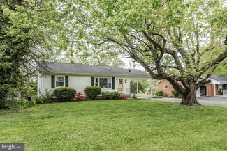 7928 Church St, Middletown, VA 22645