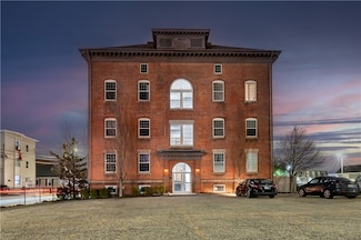 39 Webster St Unit 204, Pawtucket, RI 02860