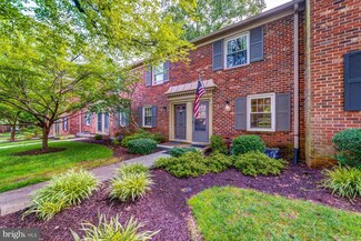 5837 Rexford Dr Unit 717, Springfield, VA 22152