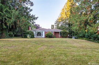 3030 NE 200th St, Lake Forest Park, WA 98155
