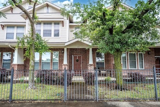 172 High School Dr, Lewisville, TX 75057