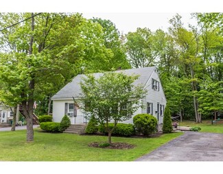24 Theresa St, Fitchburg, MA 01420