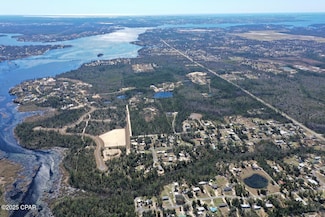 9702 Sweetfield Ln, Southport, FL 32409