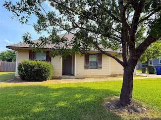 306 E South St, Whitesboro, TX 76273