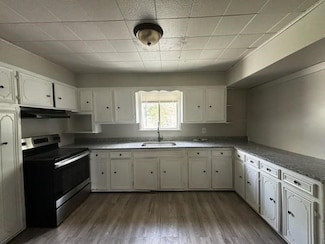 2010 13th St, Port Arthur, TX 77640