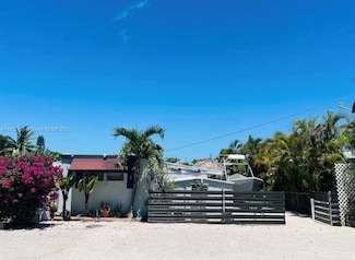 8 Grassy Rd, Key Largo, FL 33037