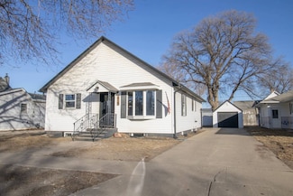 1229 16th St, Rock Valley, IA 51247