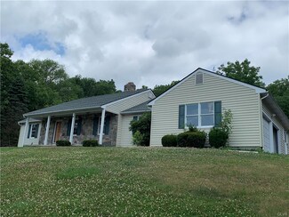 1212 River Rd, Mount Bethel, PA 18343