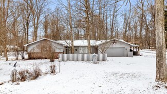 2689 S Southwood Dr, Warsaw, IN 46580