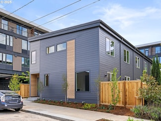 4940 SE Caruthers St Unit 4, Portland, OR 97215