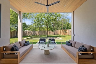 5218 Valley Oak Dr, Austin, TX 78731