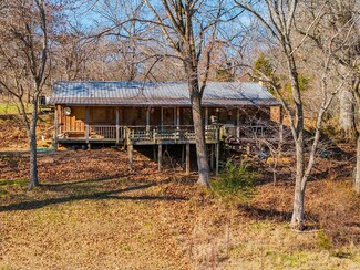 706 Cook Rd, Taneyville, MO 65759