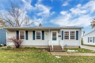 82 Penarrow Dr, Tonawanda, NY 14150