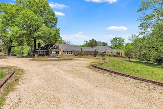 530 W Raines Rd, Memphis, TN 38109