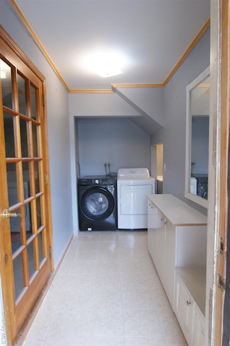 5840 254th St Unit 1F+Backyard, Little Neck, NY 11362