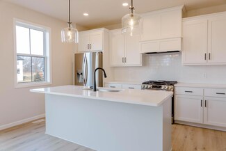 6404 Red Cedar Dr, Chaska, MN 55318