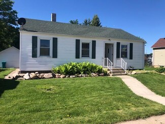208 5th Ave SE, Waseca, MN 56093