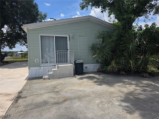 808 Renn Dr NW, Moore Haven, FL 33471