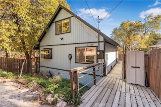 31739 Panorama Dr, Running Springs, CA 92382