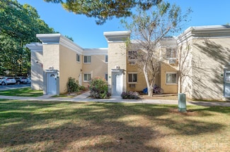 17 Lake Ave Unit 2B, East Brunswick, NJ 08816