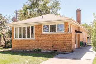 7612 Niles Center Rd, Skokie, IL 60077