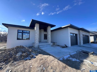 1239 S 88th St, Lincoln, NE 68520