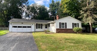 5699 Lamplighter Ln, Kalamazoo, MI 49009