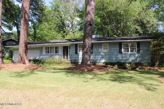 3812 Montrose Cir, Jackson, MS 39216