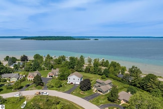 1457 Braemar Dr, Traverse City, MI 49686