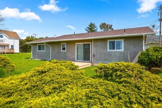 707 Lakeview Rd, Watsonville, CA 95076